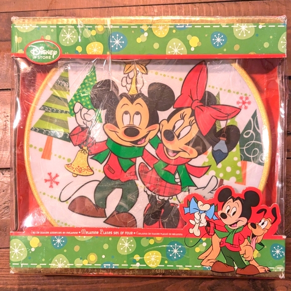 Disney holiday Christmas plates melamine Mickey Minnie set of four Disney store - Picture 2 of 6